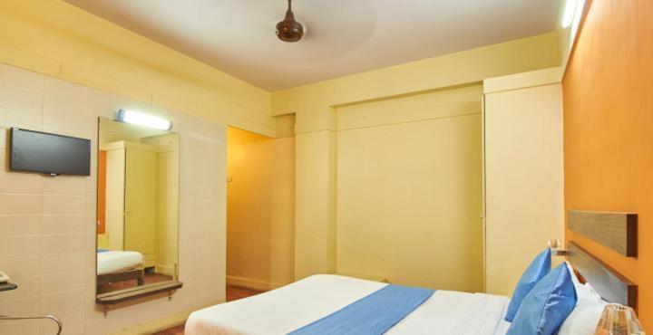 Hotel Golden Palace Pvt Ltd Mumbai Exterior photo
