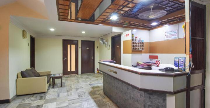 Hotel Golden Palace Pvt Ltd Mumbai Exterior photo