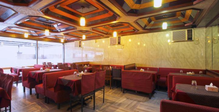 Hotel Golden Palace Pvt Ltd Mumbai Exterior photo
